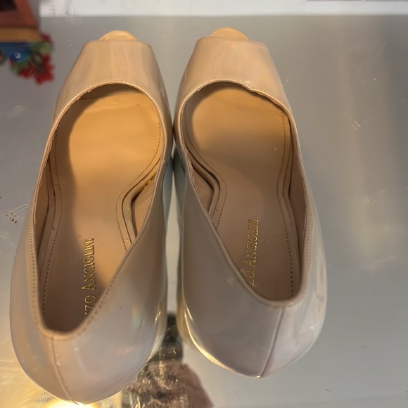 Enzo Angiolini Platforms in Iridescent Nude Size 9.5 - Picture 4 of 6